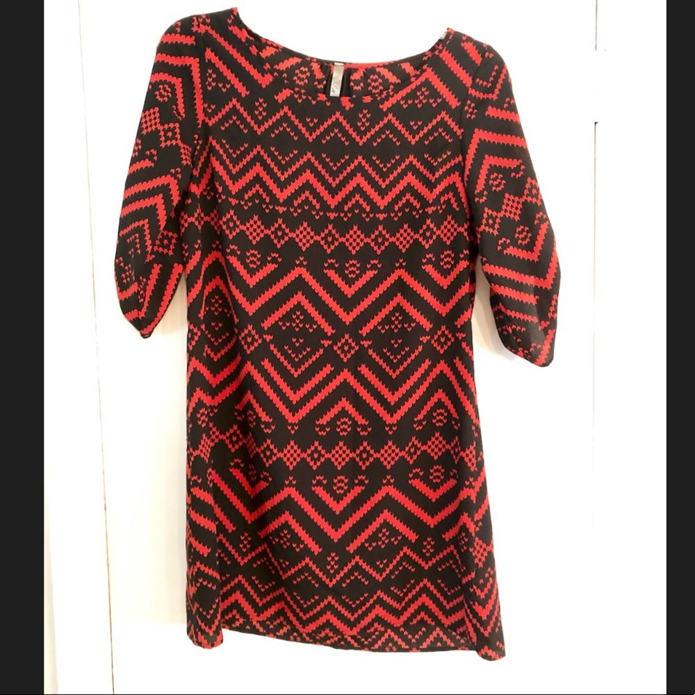 Black and red chevron dress, light weight size L